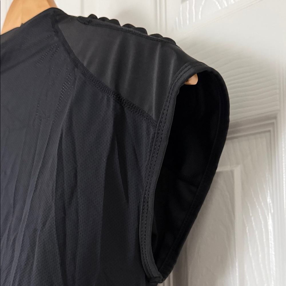 TUOYR Men’s Football Padded Shirt - Compression Adult Vest - Protective - Picture 15 of 16